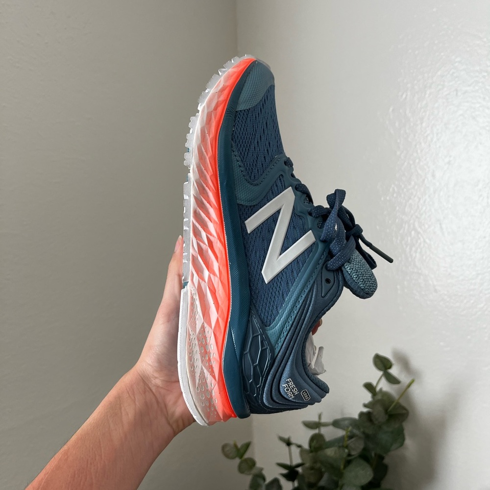 New Balance Women’s Fresh Foam 1080v8 Running Shoes Size 5